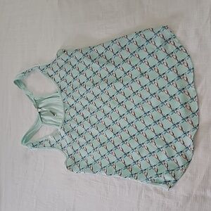 Tank top with birds on it